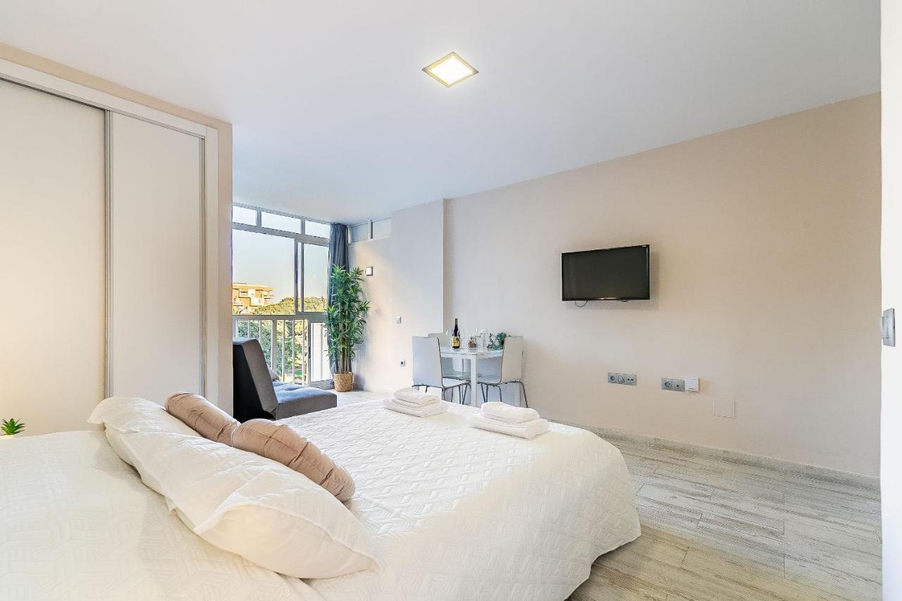 Sun Coast Benalmadena -- Superb Studio With 4 Pools, Gardens & Breakfast Exteriér fotografie