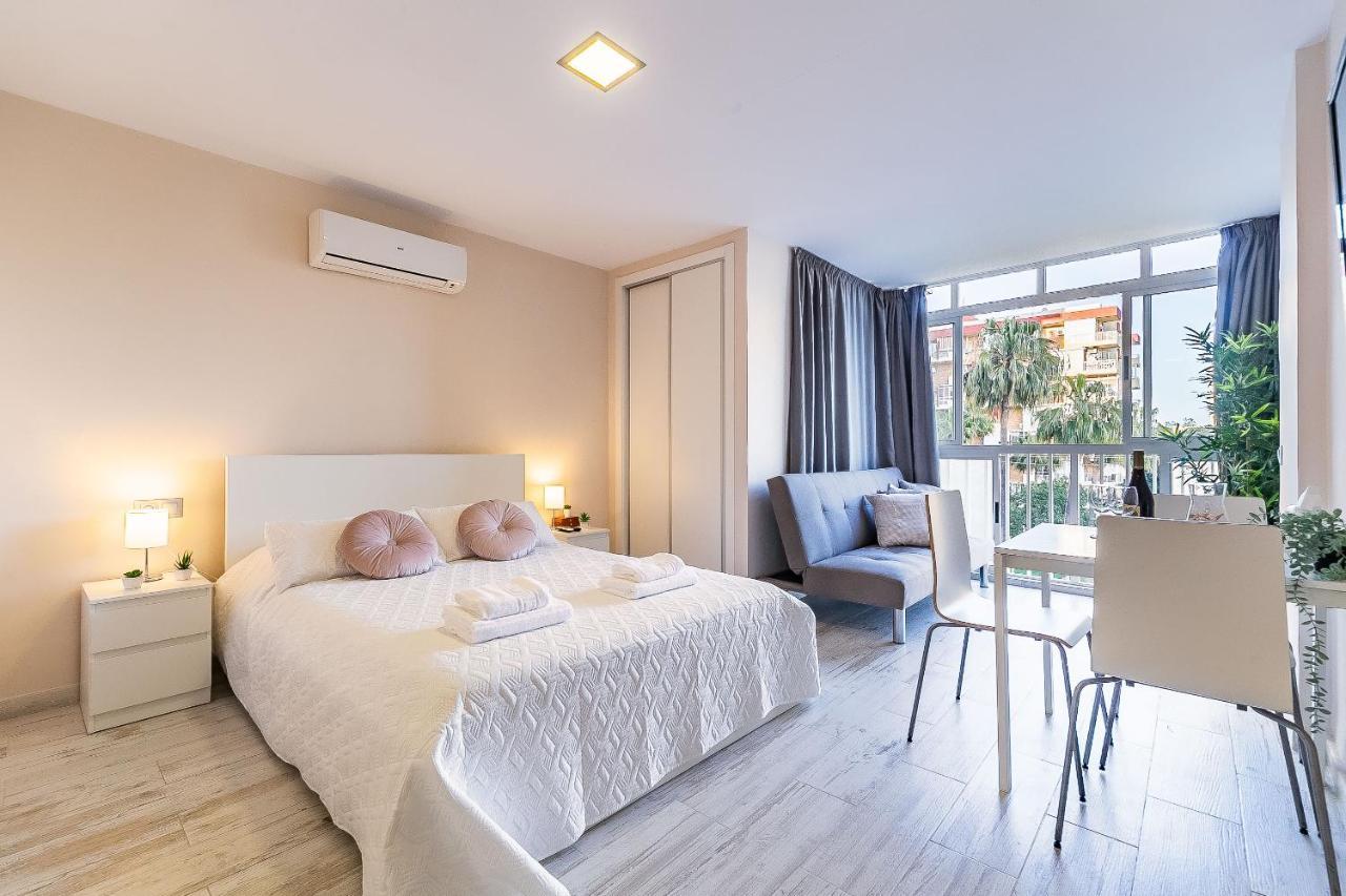 Sun Coast Benalmadena -- Superb Studio With 4 Pools, Gardens & Breakfast Exteriér fotografie