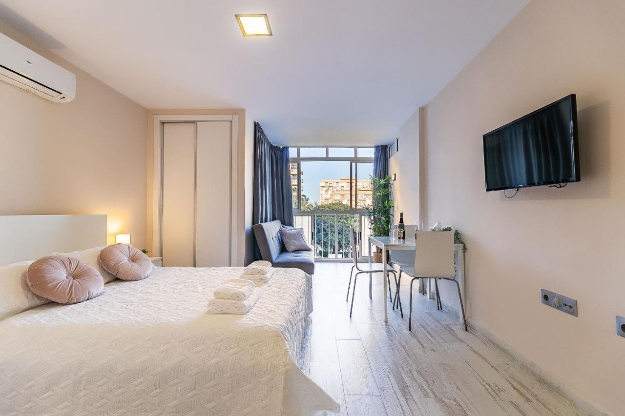 Sun Coast Benalmadena -- Superb Studio With 4 Pools, Gardens & Breakfast Exteriér fotografie